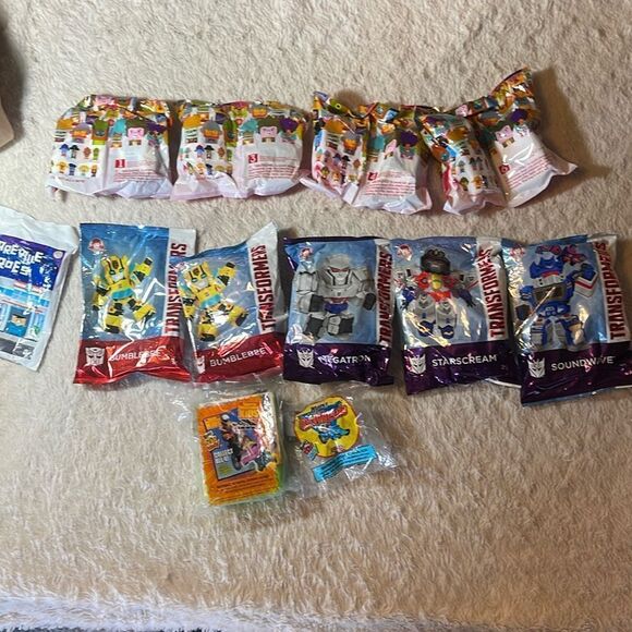 Wendy’s toy bundle assortment